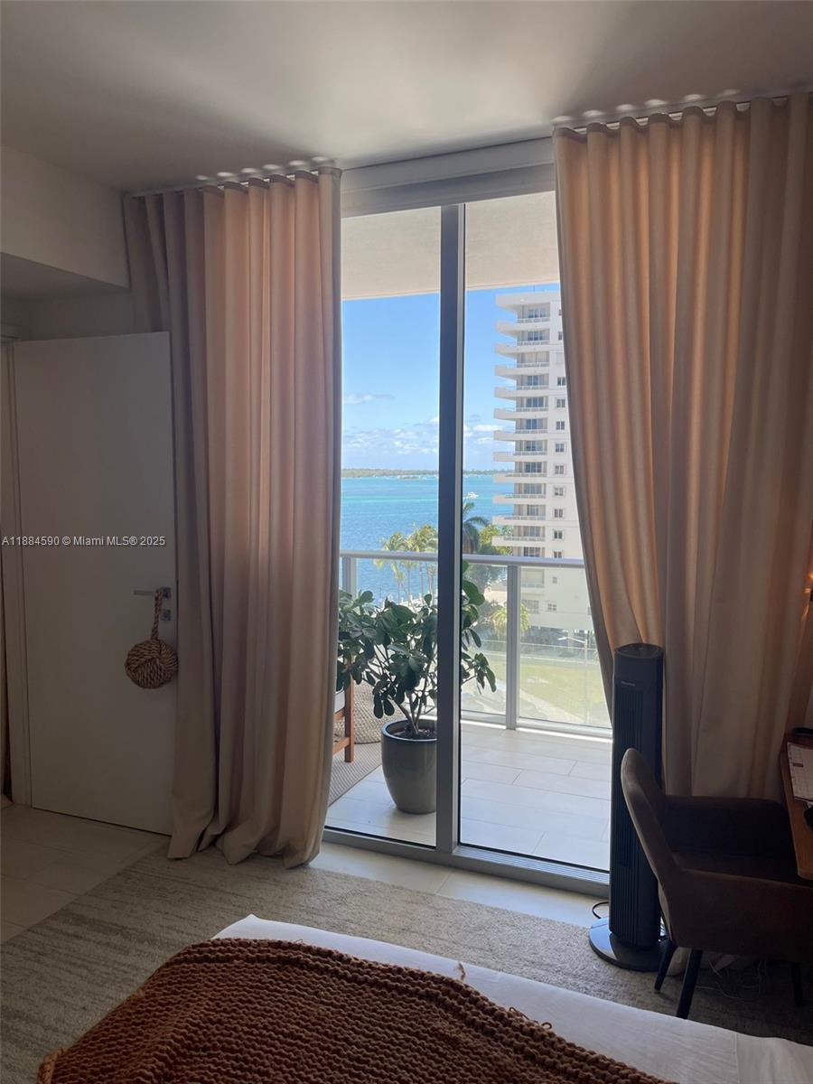 1300 Brickell Bay Dr #806, Miami FL 33131