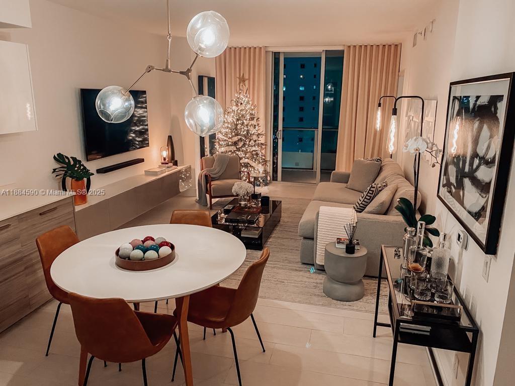 1300 Brickell Bay Dr #806, Miami FL 33131