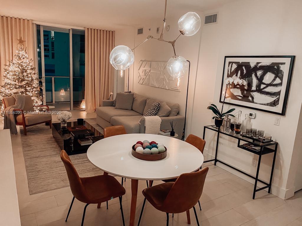 1300 Brickell Bay Dr #806, Miami FL 33131