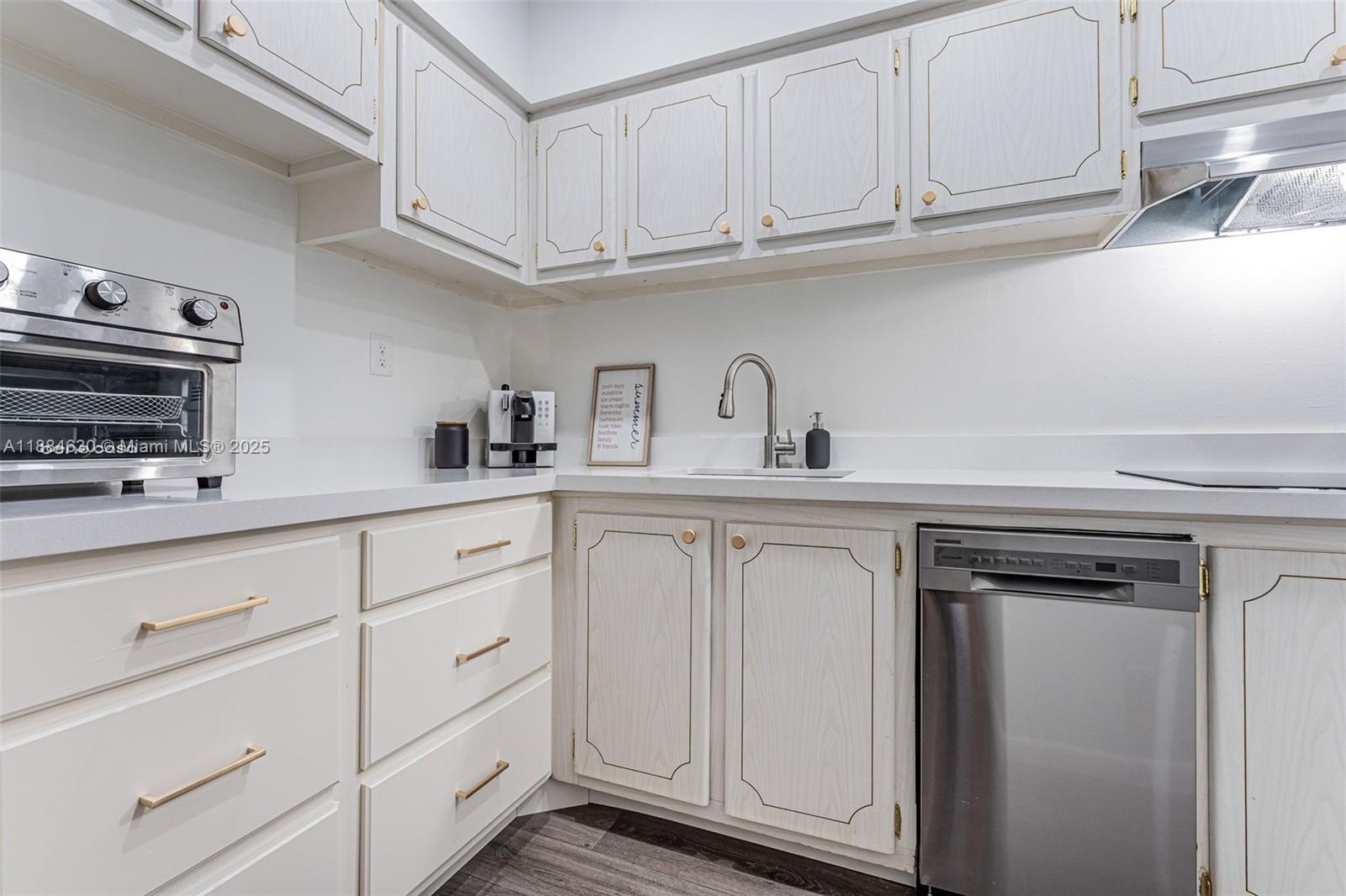 1000 West Ave #432, Miami Beach FL 33139