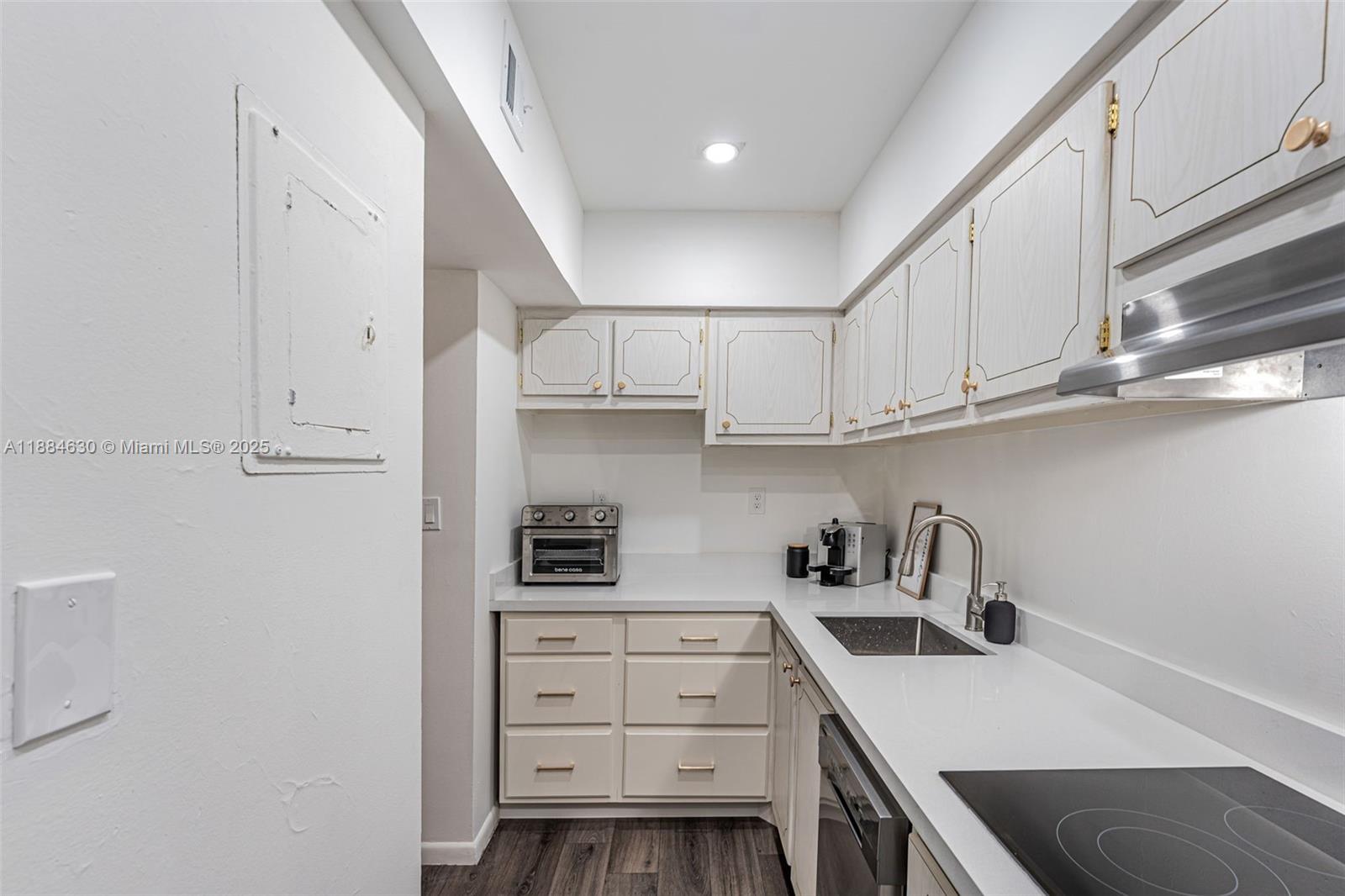1000 West Ave #432, Miami Beach FL 33139