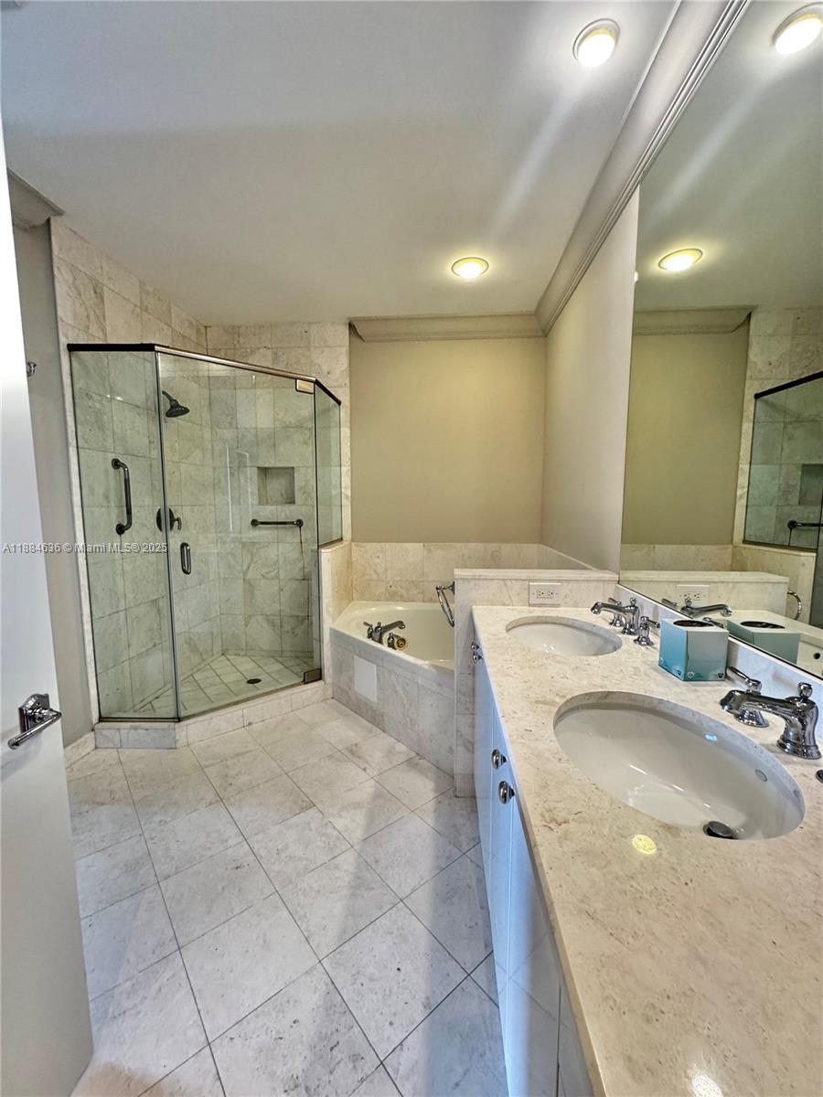 901 Brickell Key Blvd #3605, Miami FL 33131