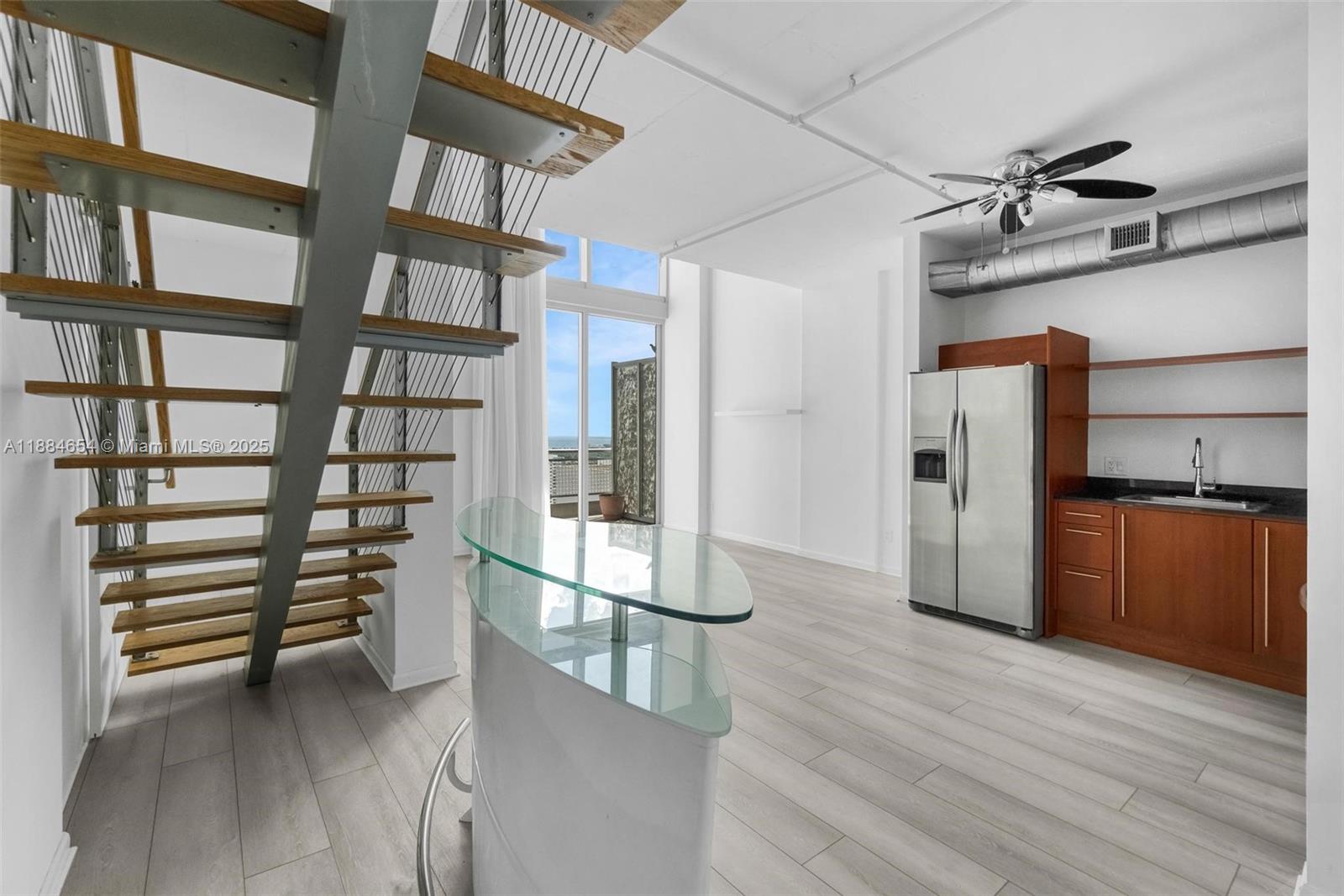 690 SW 1 CT #PHII 19, Miami FL 33130