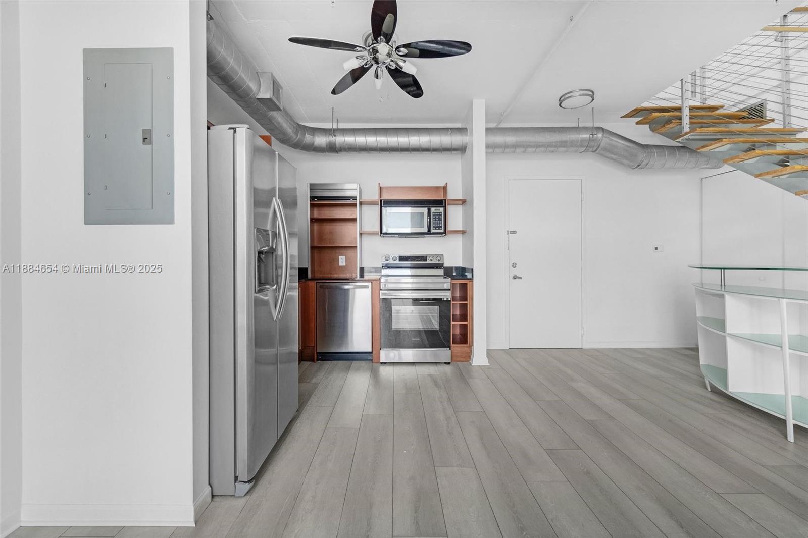 690 SW 1 CT #PHII 19, Miami FL 33130