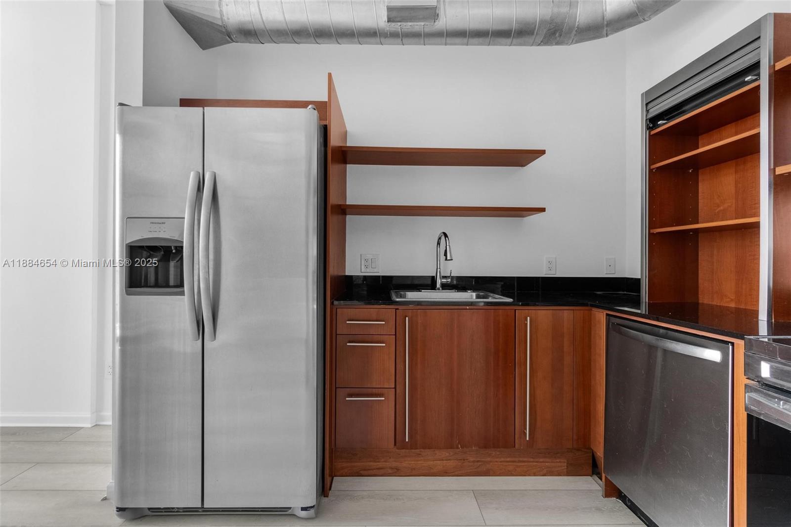 690 SW 1 CT #PHII 19, Miami FL 33130