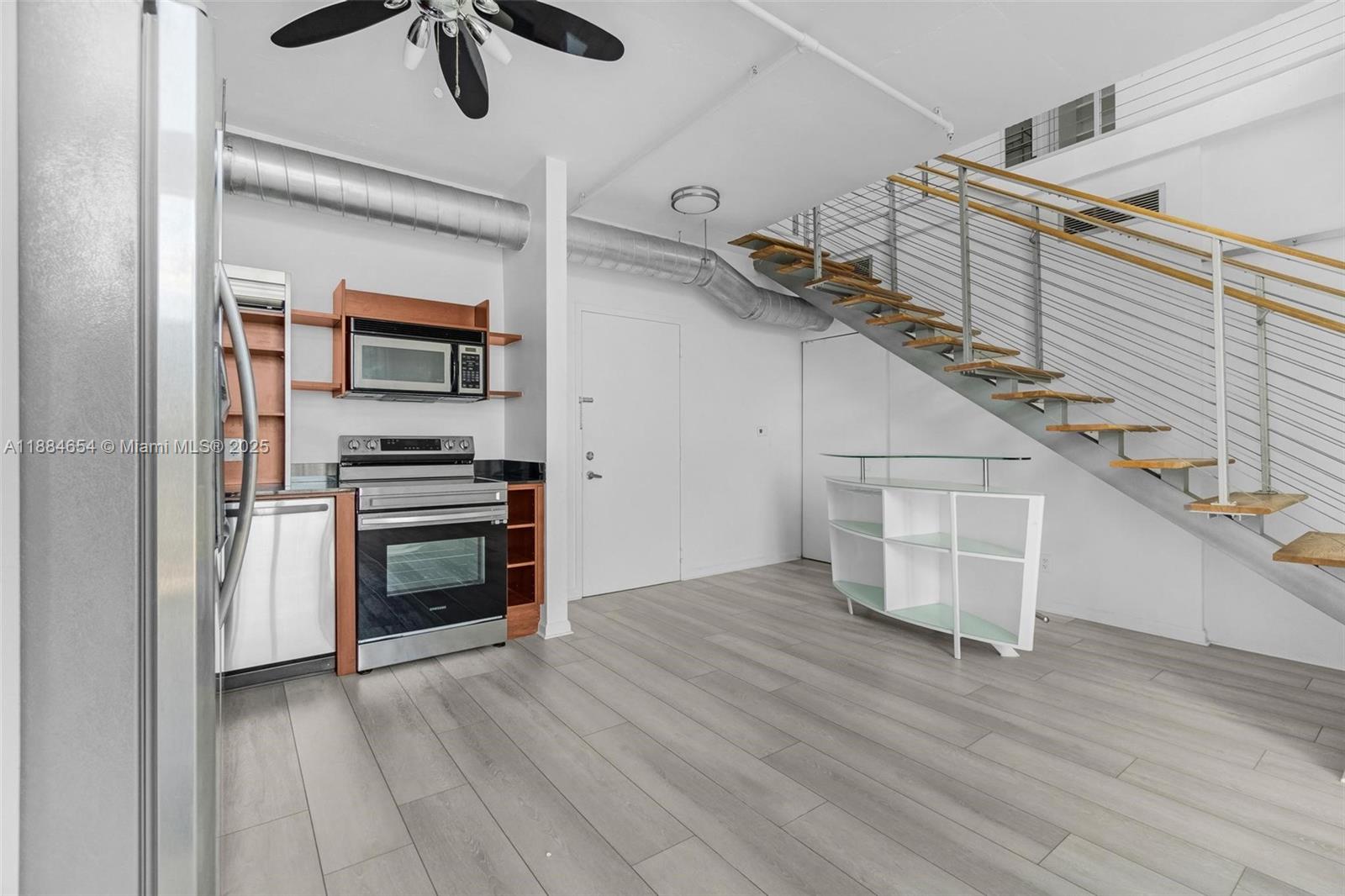 690 SW 1 CT #PHII 19, Miami FL 33130