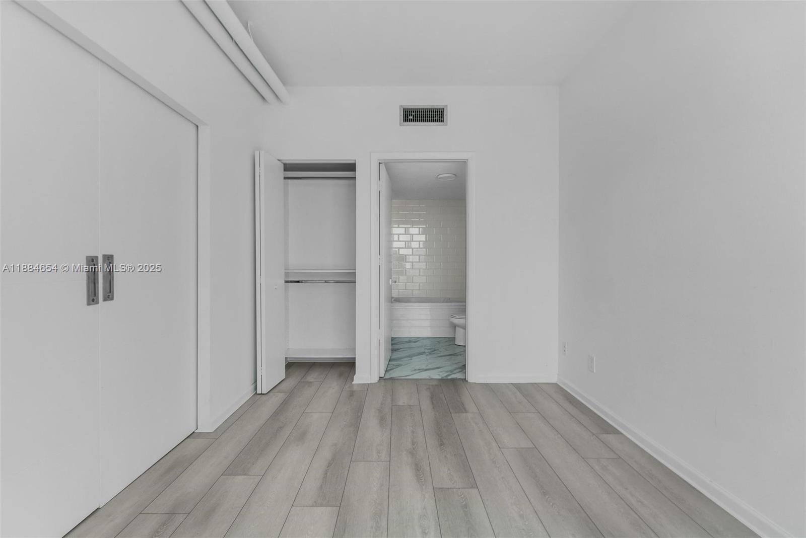 690 SW 1 CT #PHII 19, Miami FL 33130