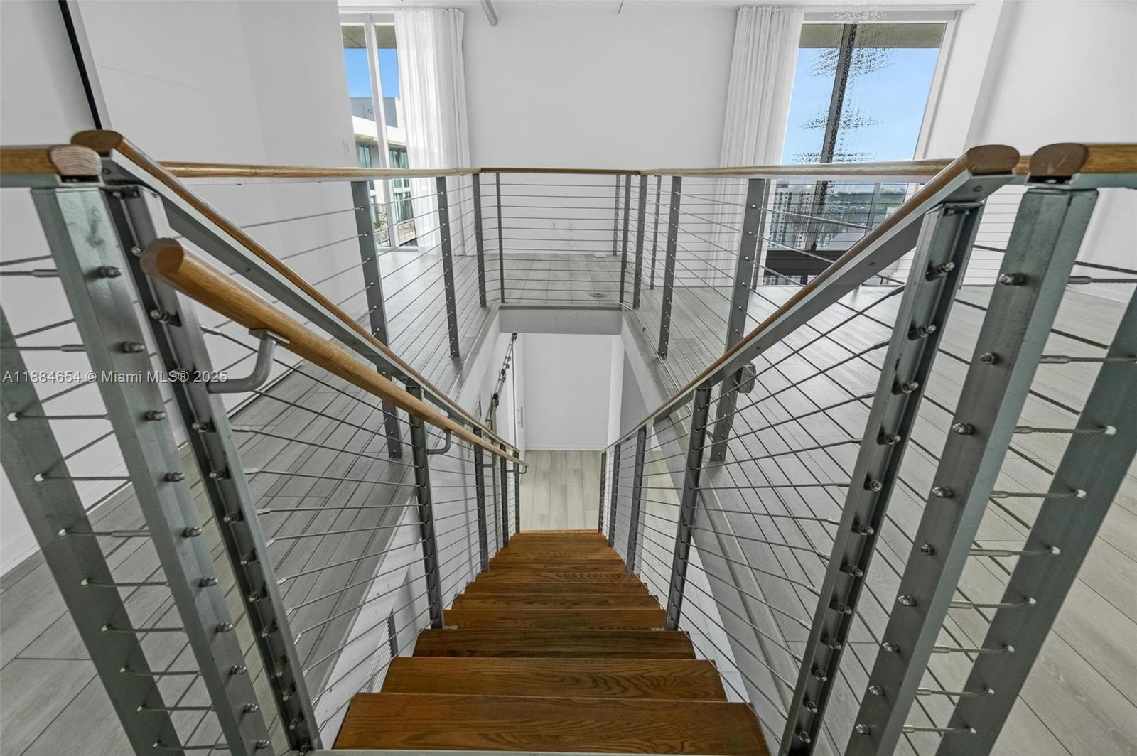 690 SW 1 CT #PHII 19, Miami FL 33130
