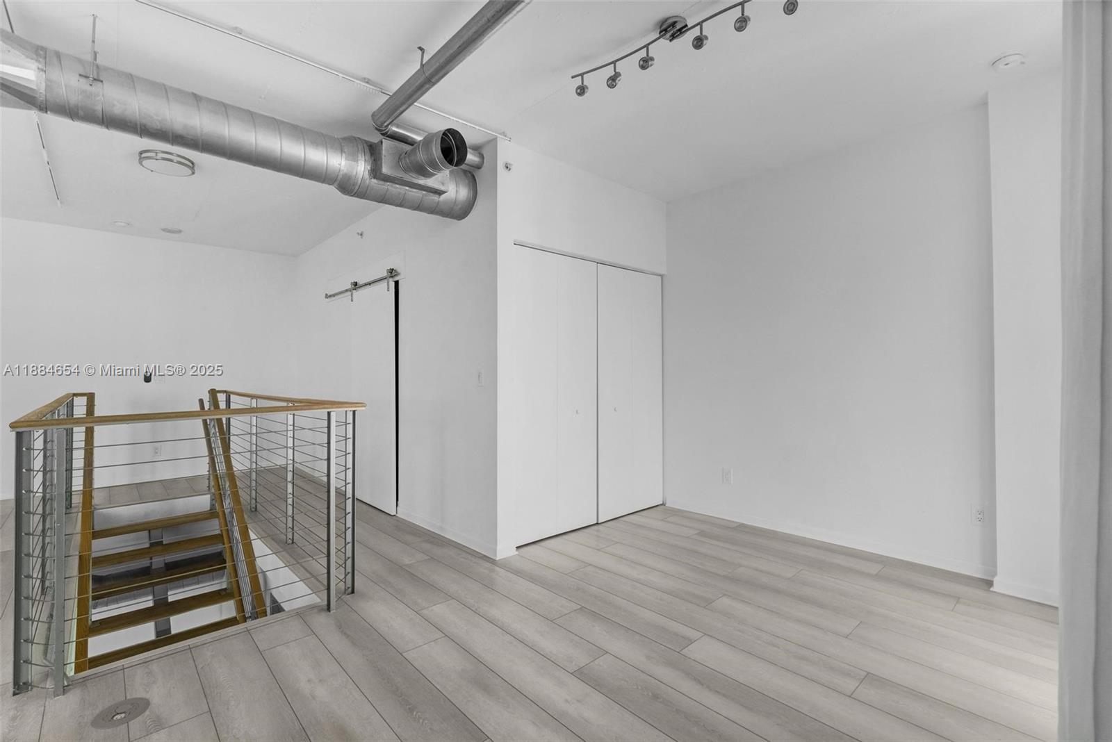 690 SW 1 CT #PHII 19, Miami FL 33130