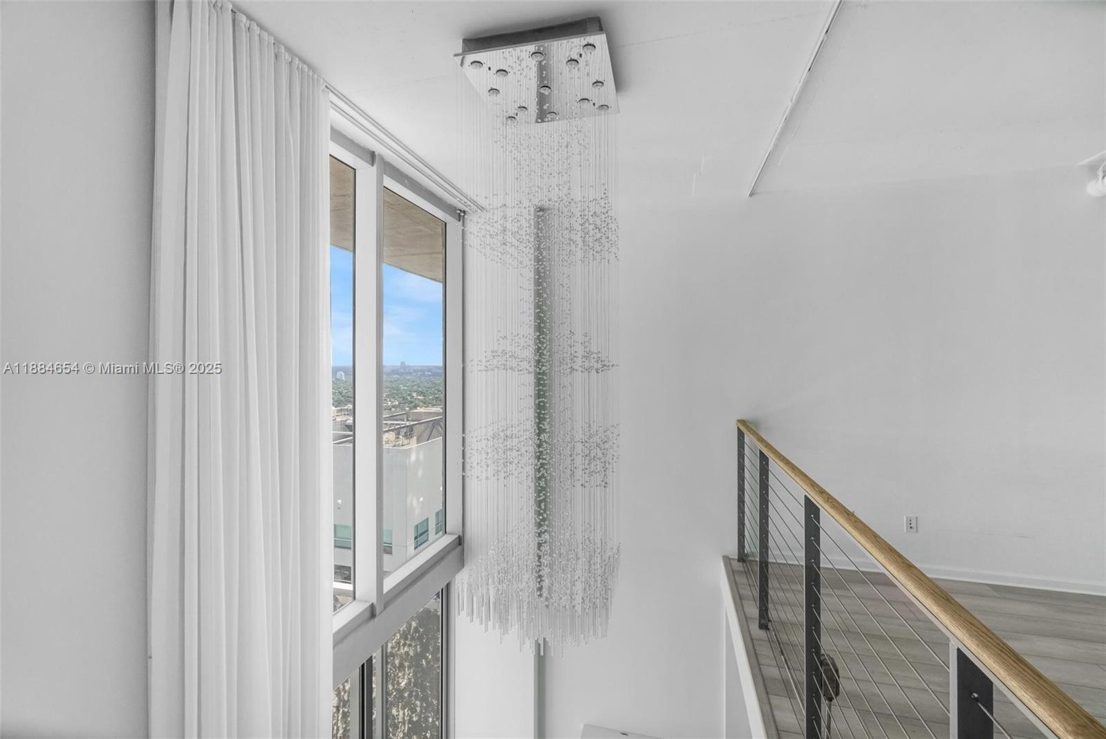 690 SW 1 CT #PHII 19, Miami FL 33130