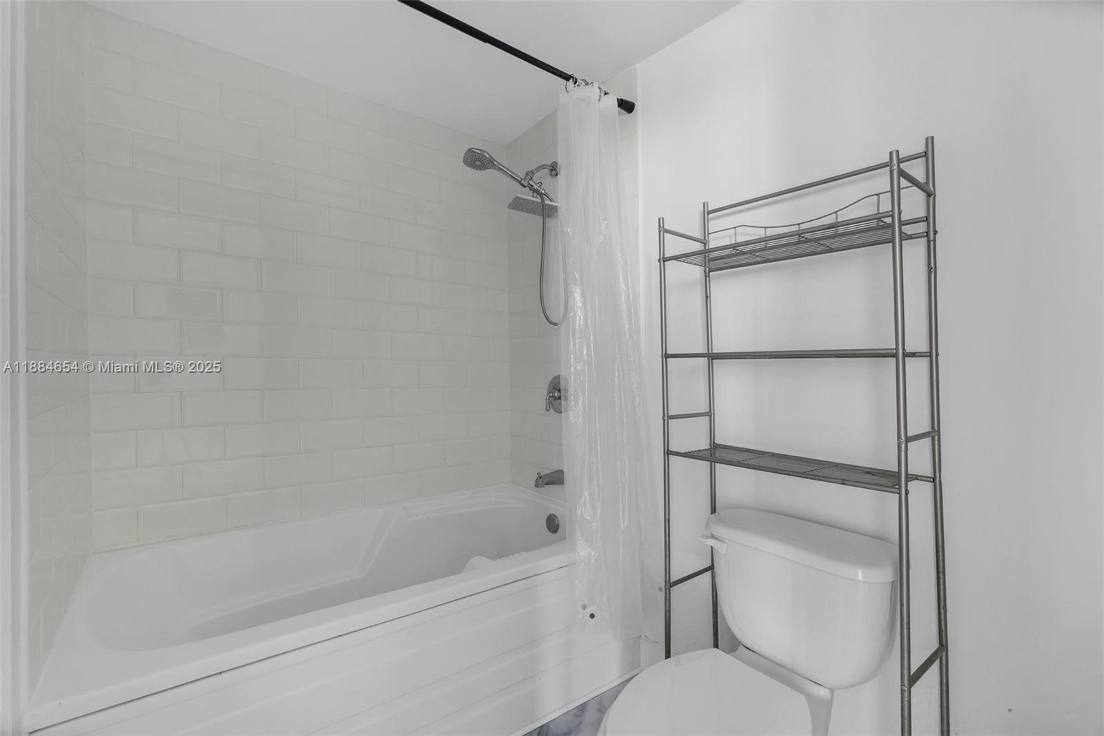 690 SW 1 CT #PHII 19, Miami FL 33130