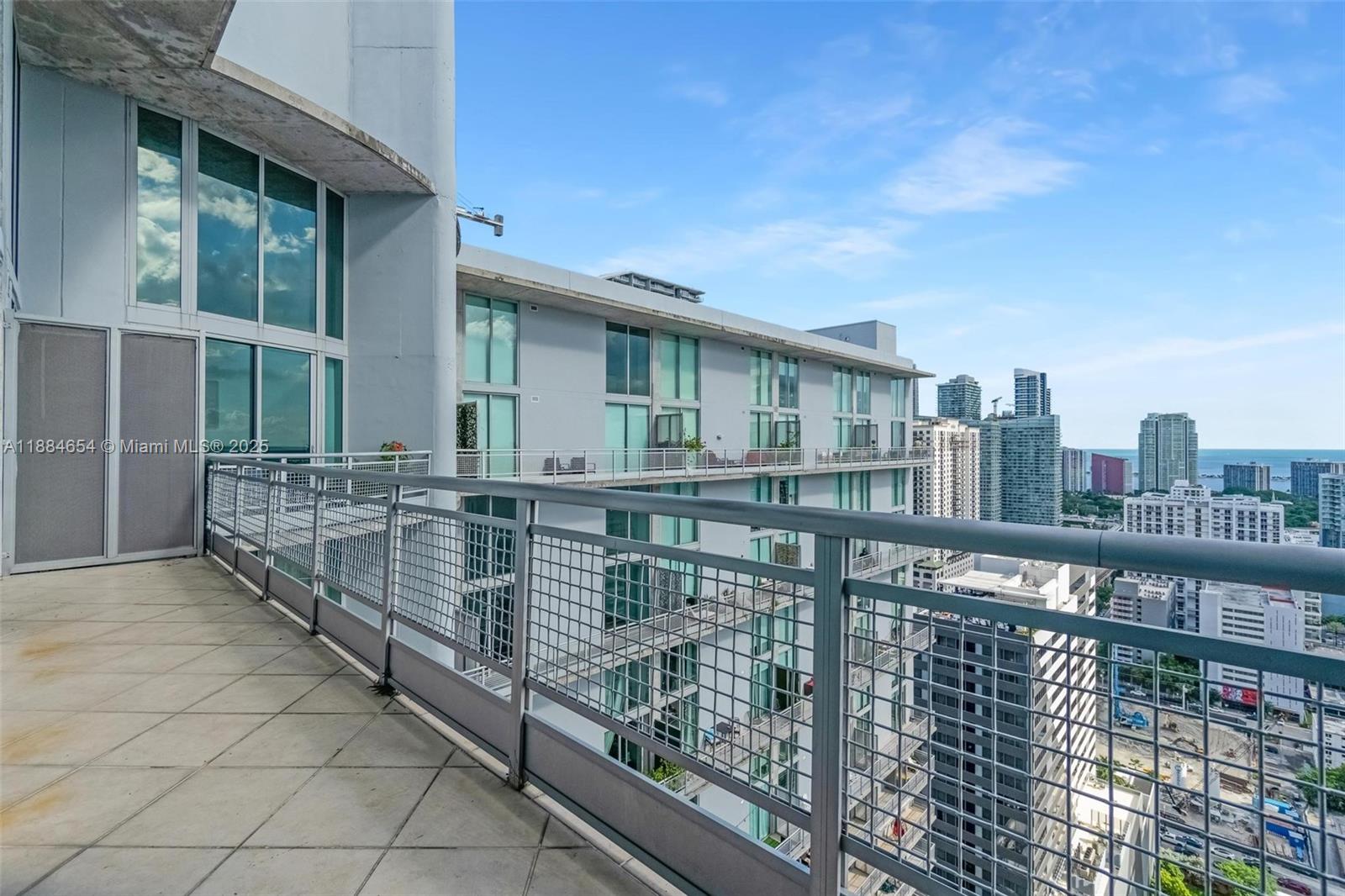 690 SW 1 CT #PHII 19, Miami FL 33130