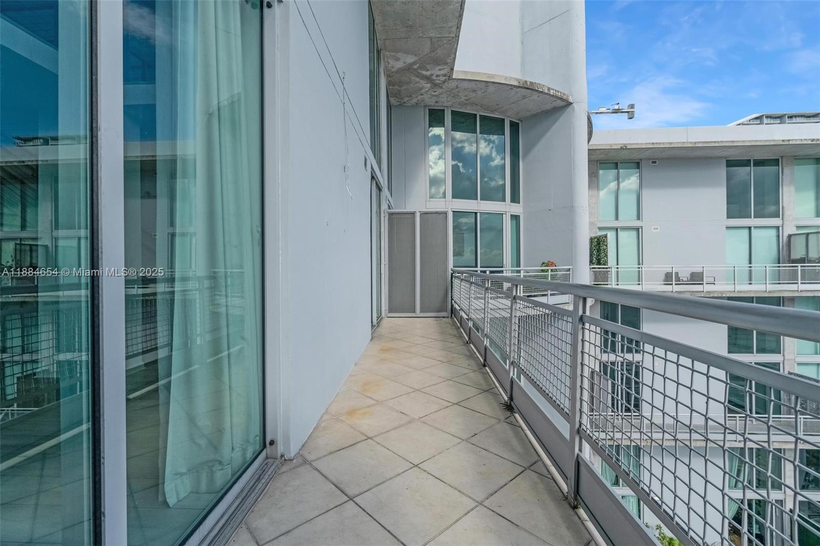 690 SW 1 CT #PHII 19, Miami FL 33130