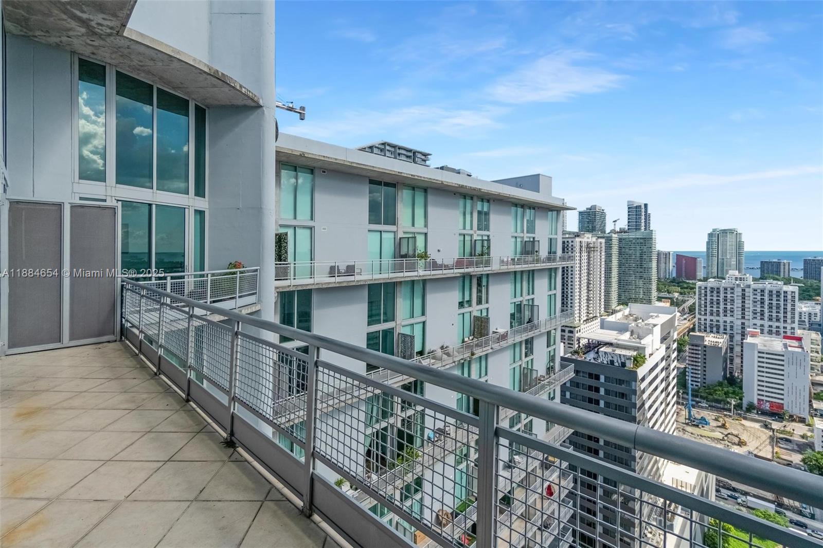 690 SW 1 CT #PHII 19, Miami FL 33130