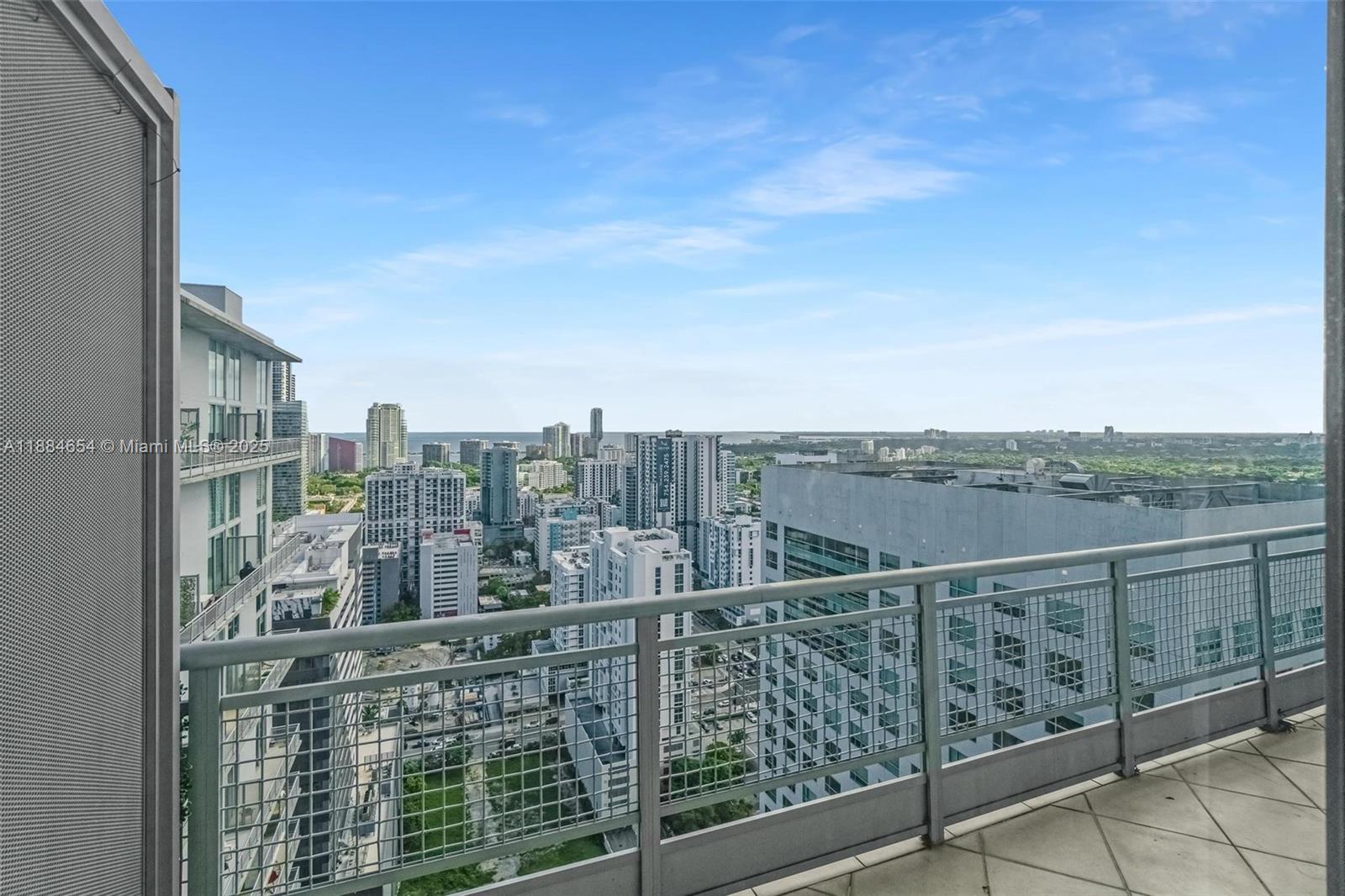 690 SW 1 CT #PHII 19, Miami FL 33130