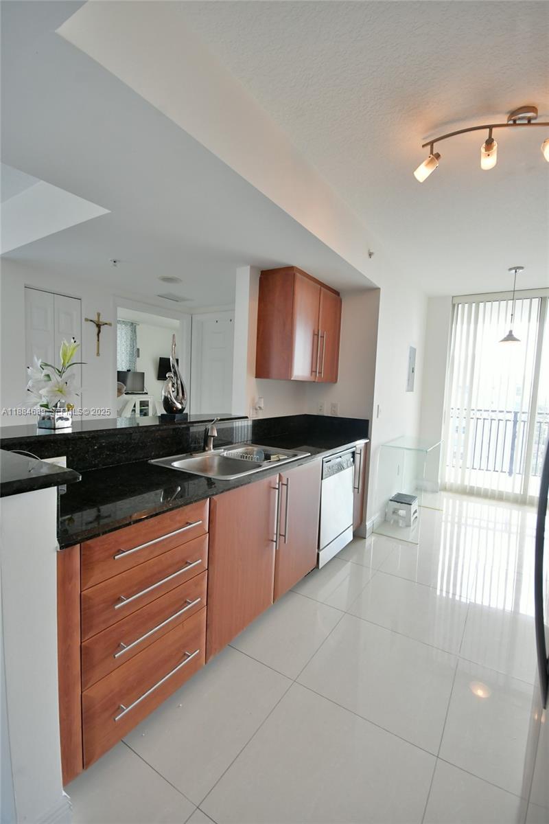 3232 SW 22nd Ter #1502, Miami FL 33145