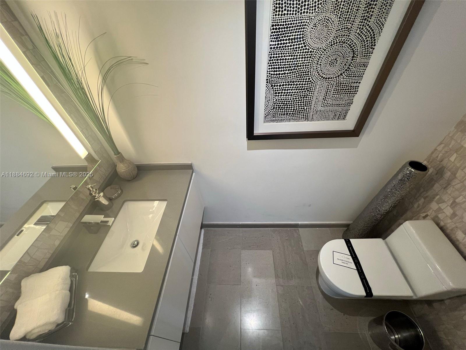 88 SW 7 #3506, Miami FL 33131