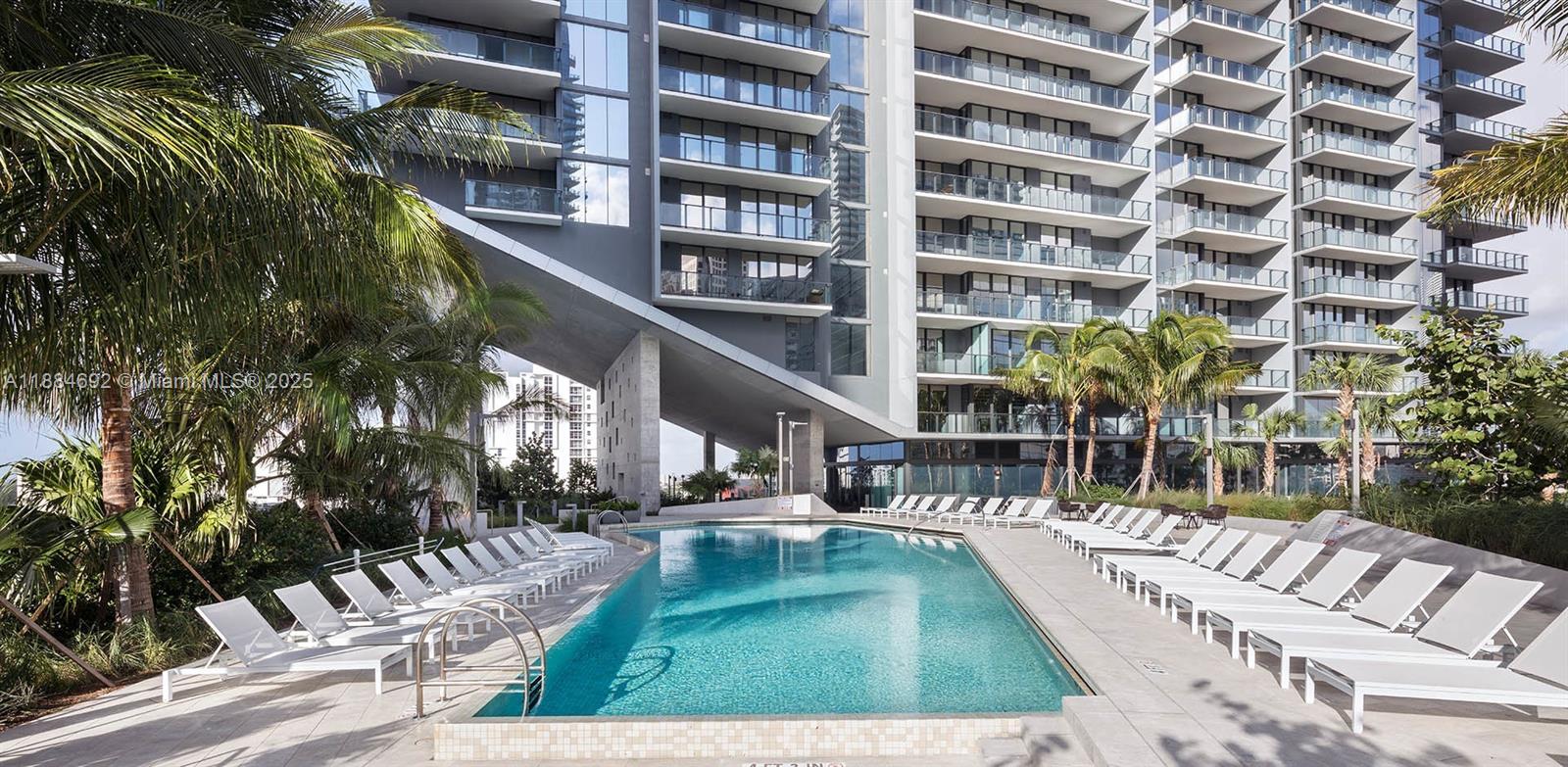 88 SW 7 #3506, Miami FL 33131