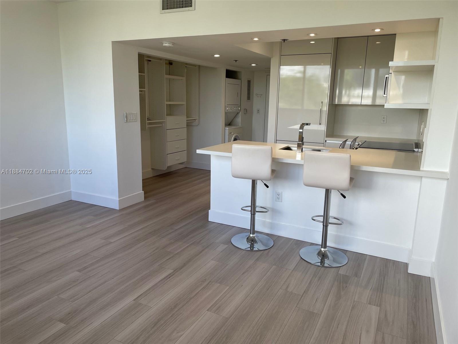 540 Brickell Key Dr #507, Miami FL 33131
