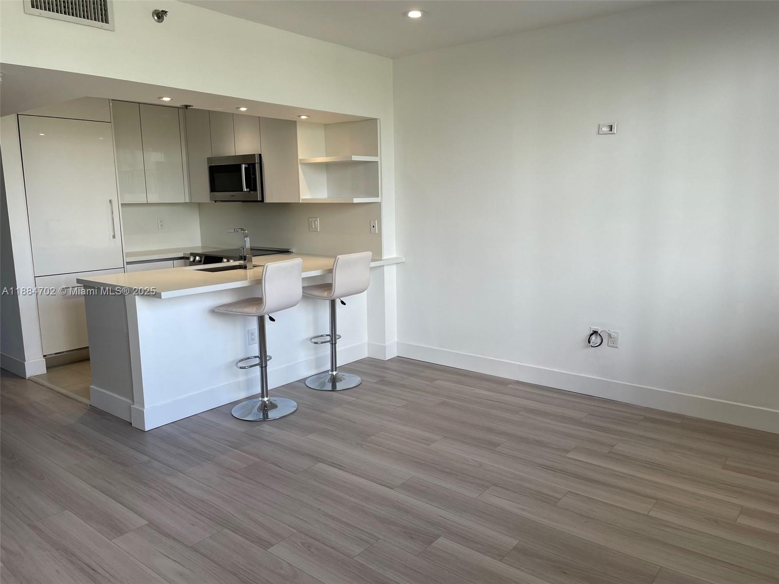 540 Brickell Key Dr #507, Miami FL 33131