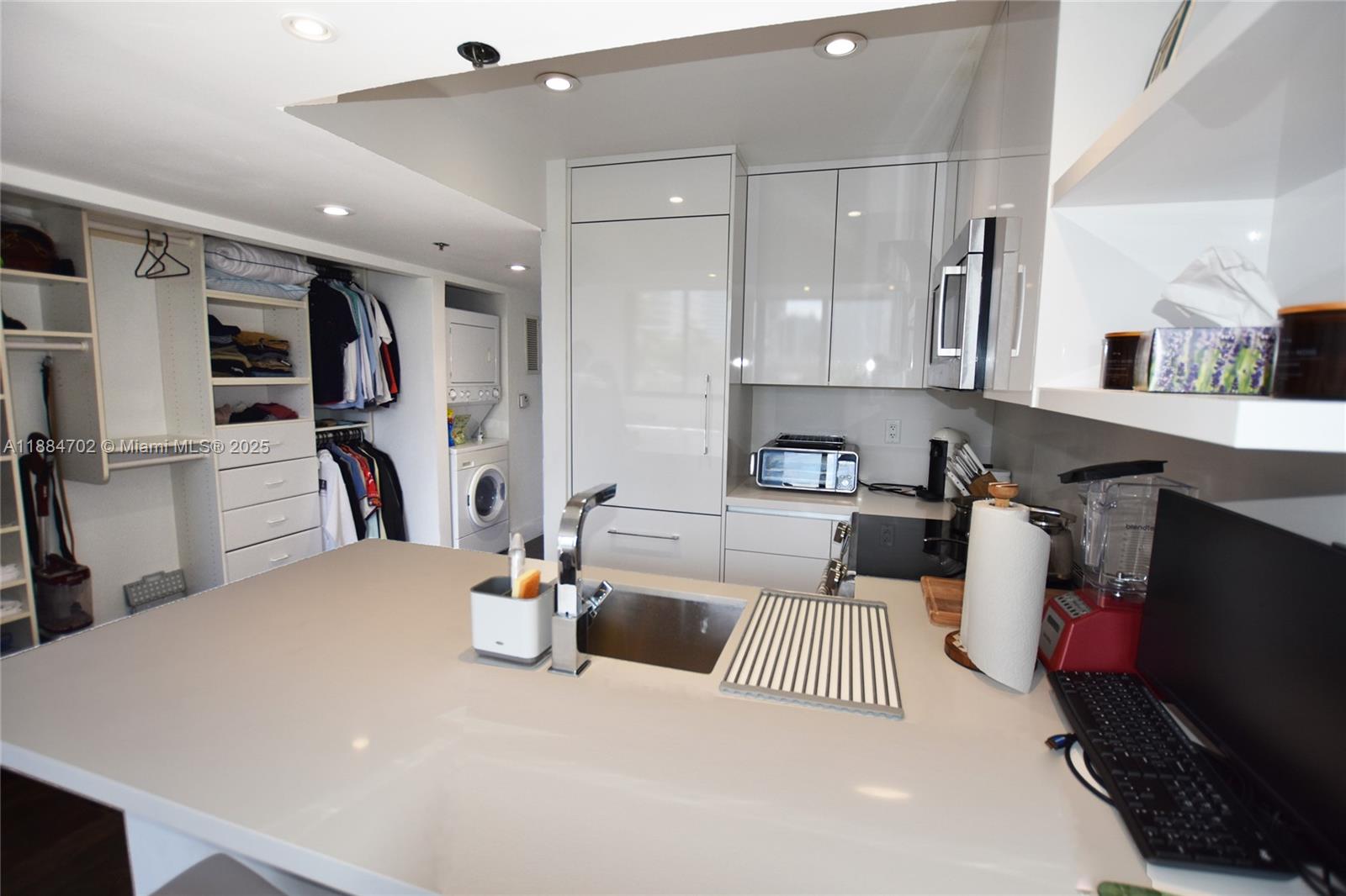540 Brickell Key Dr #507, Miami FL 33131