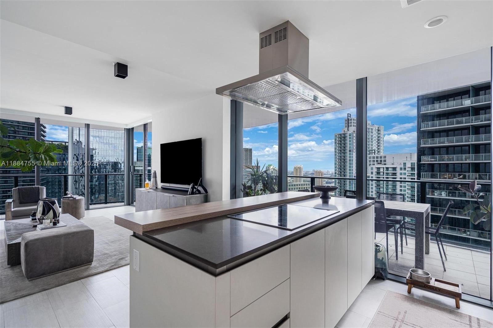 1000 Brickell Plz #4315, Miami FL 33131