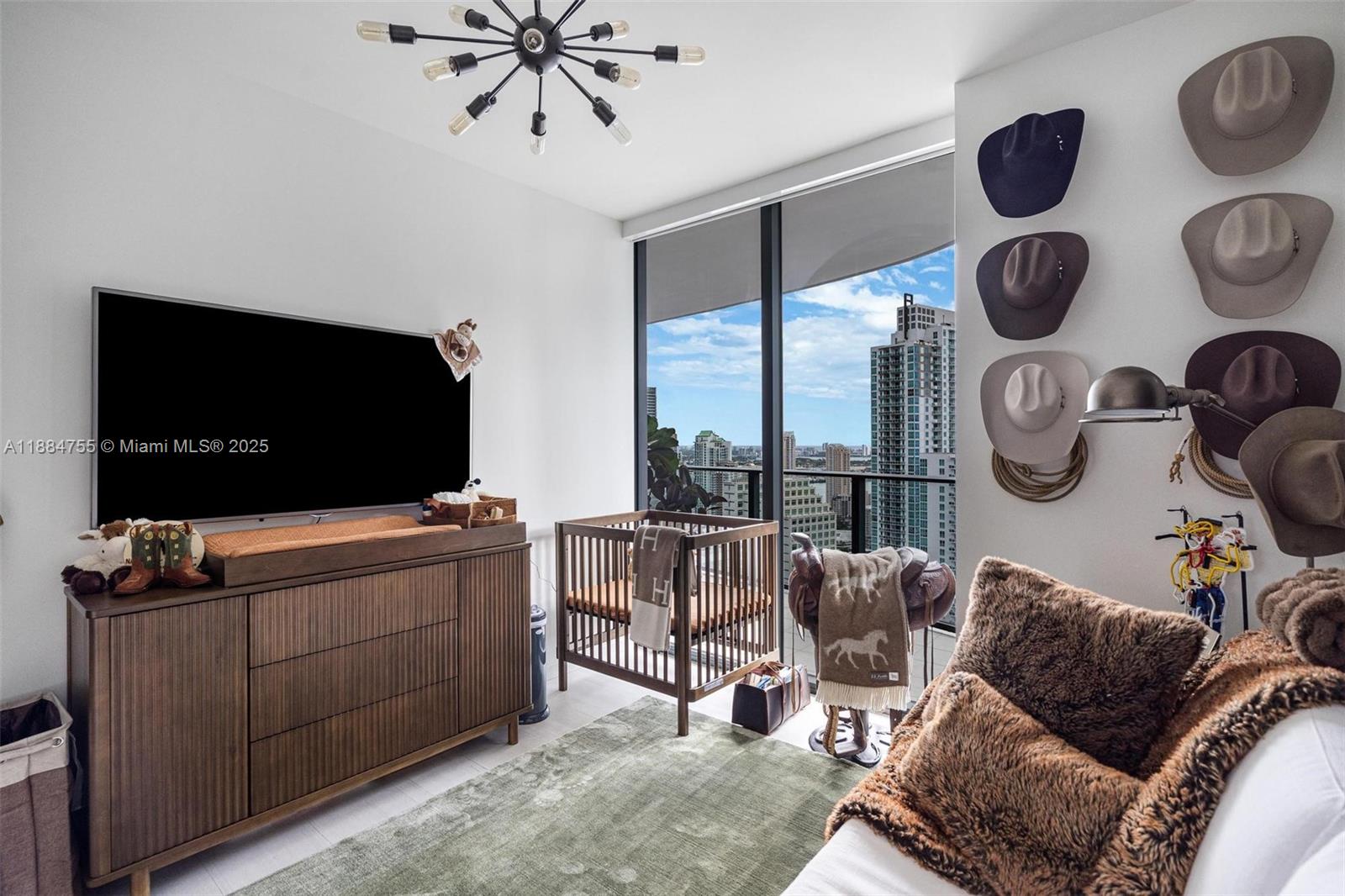 1000 Brickell Plz #4315, Miami FL 33131
