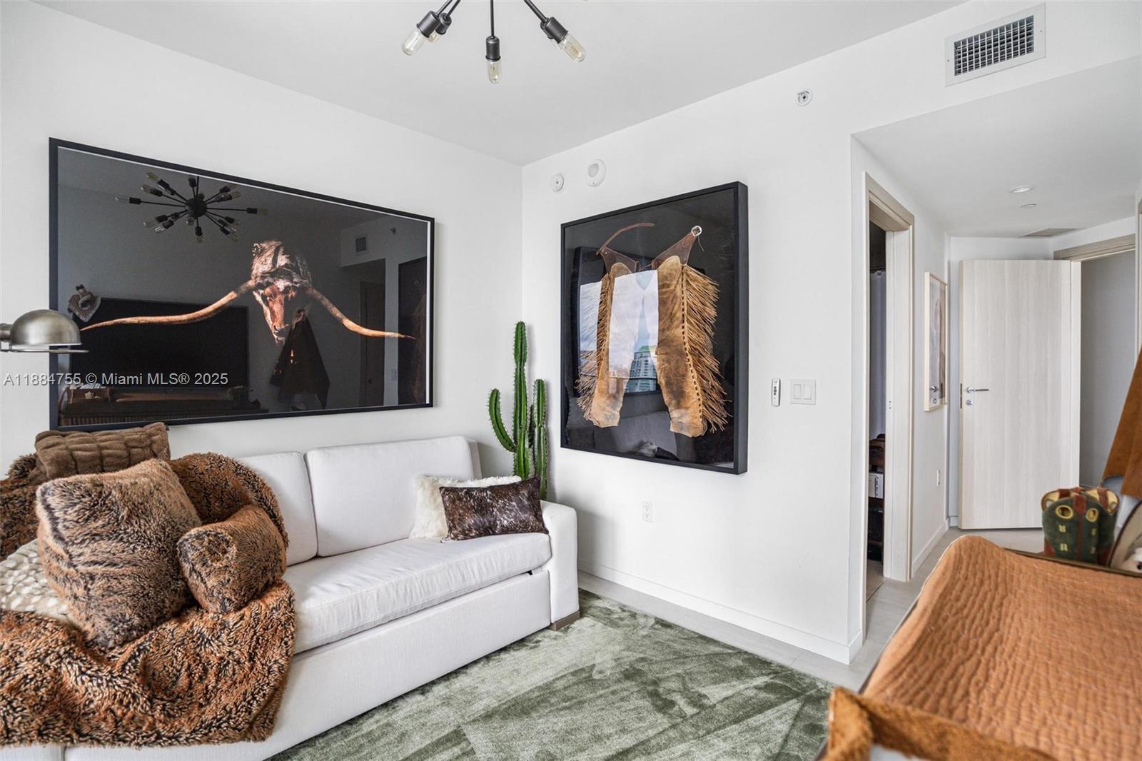 1000 Brickell Plz #4315, Miami FL 33131