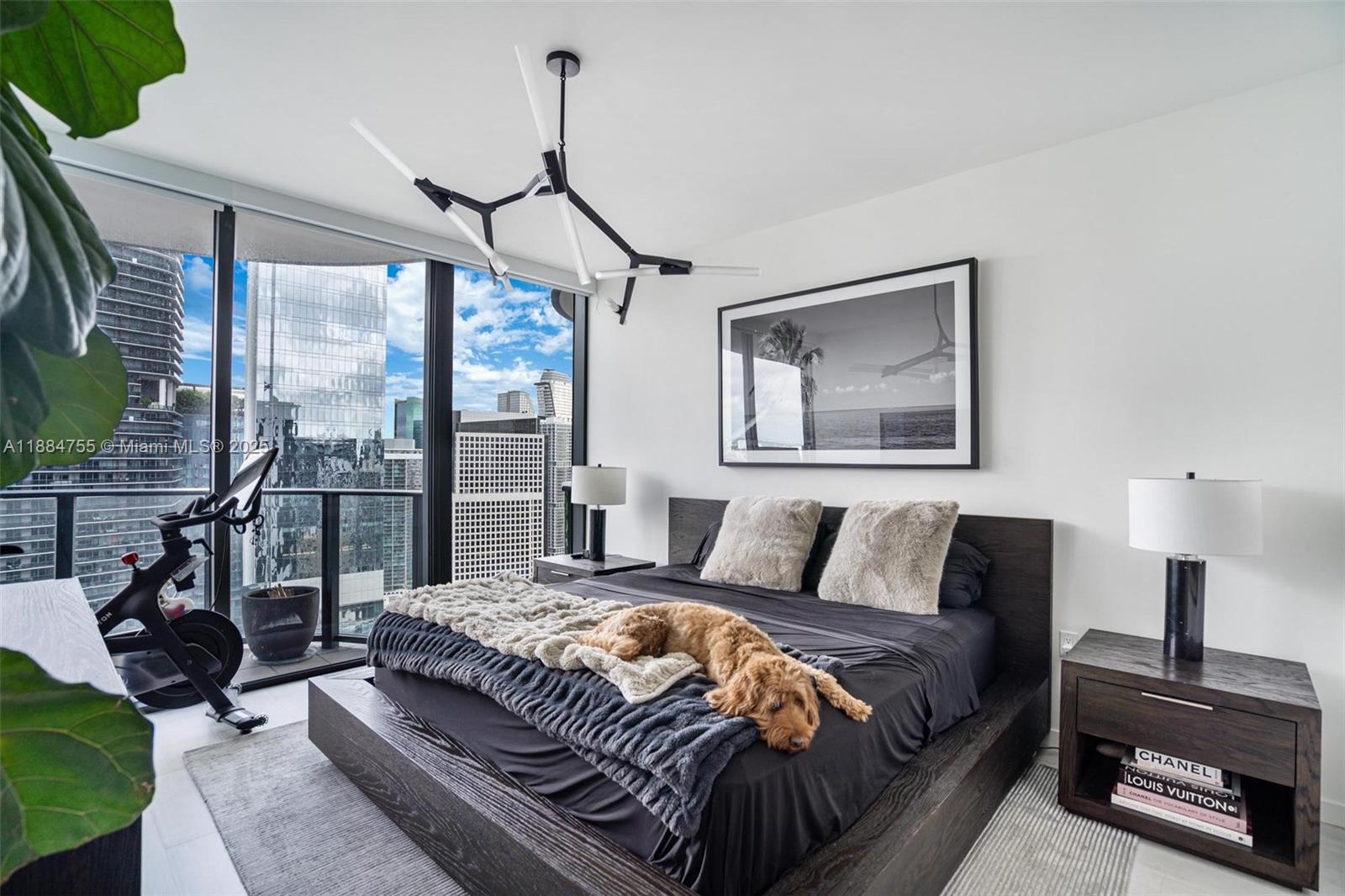 1000 Brickell Plz #4315, Miami FL 33131