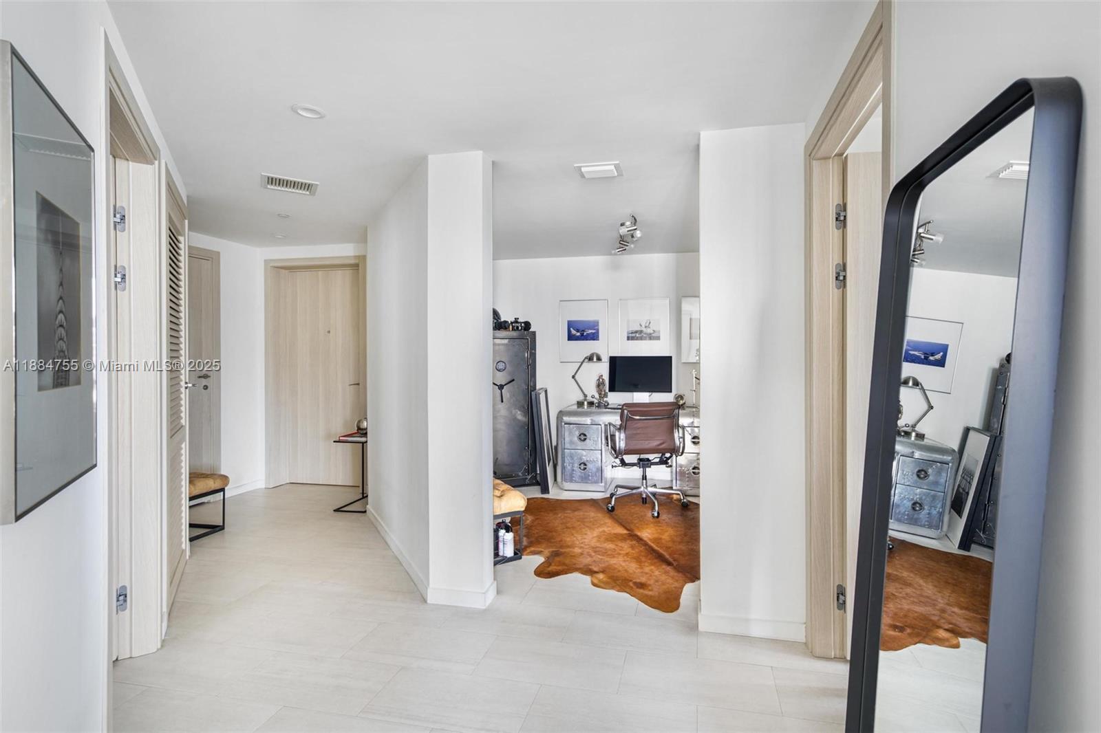 1000 Brickell Plz #4315, Miami FL 33131
