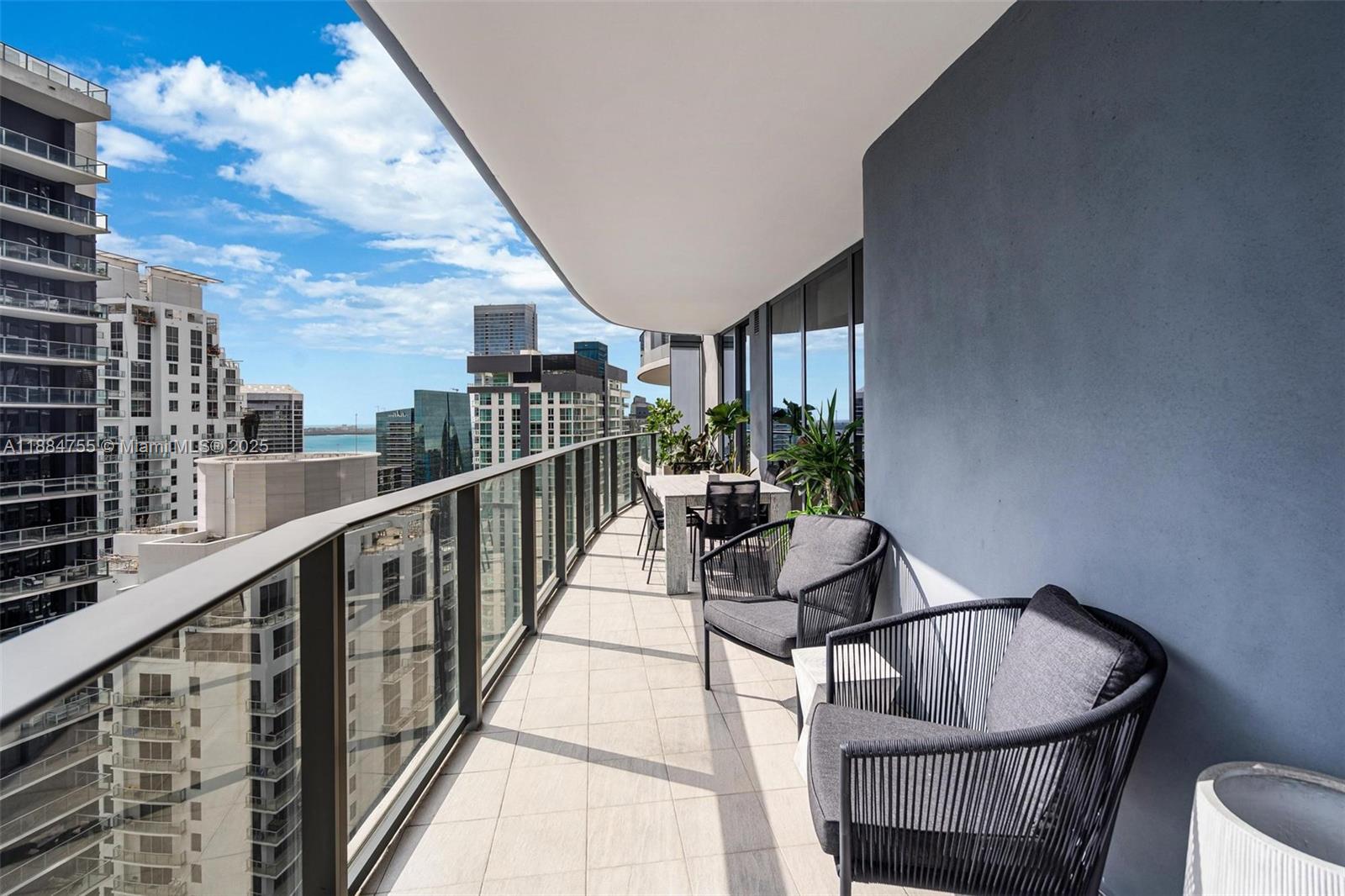 1000 Brickell Plz #4315, Miami FL 33131