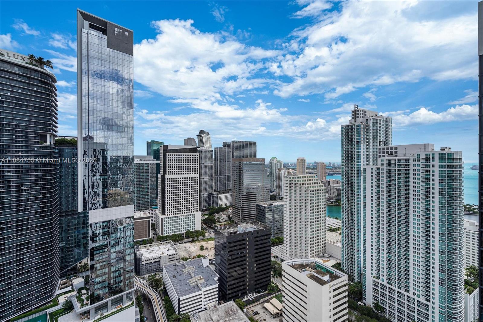 1000 Brickell Plz #4315, Miami FL 33131
