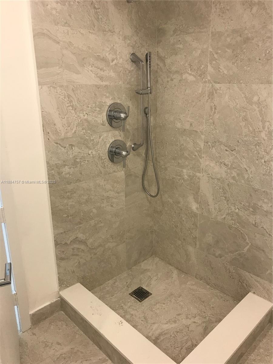 488 NE 18TH st #717, Miami FL 33132