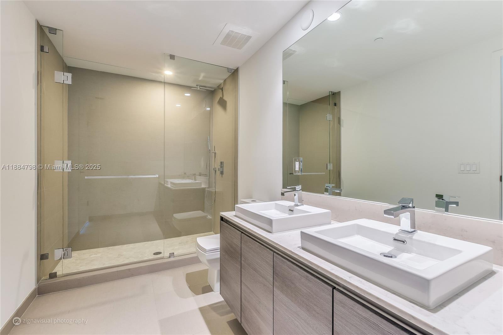 1080 Brickell Ave #4402, Miami FL 33131