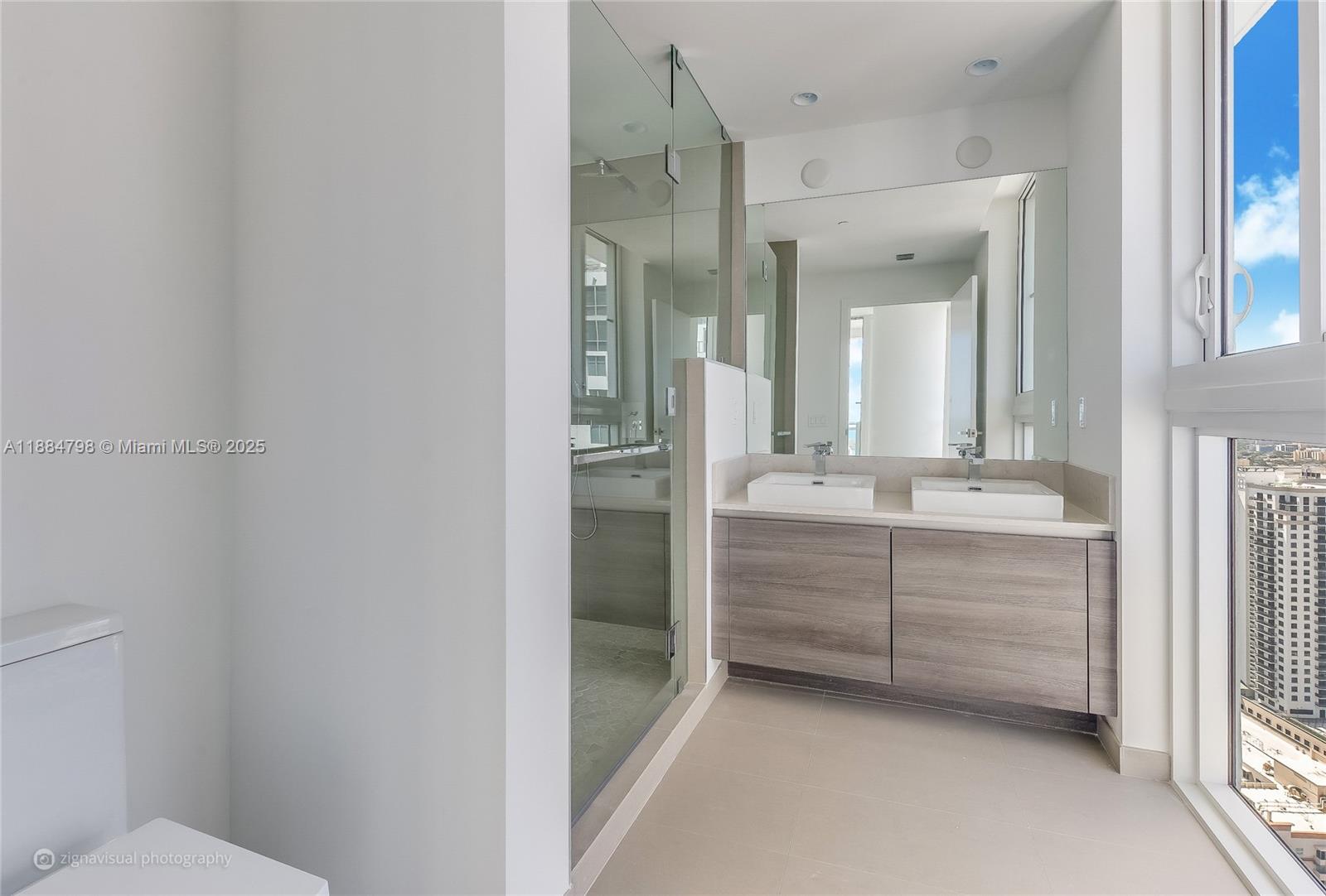 1080 Brickell Ave #4402, Miami FL 33131
