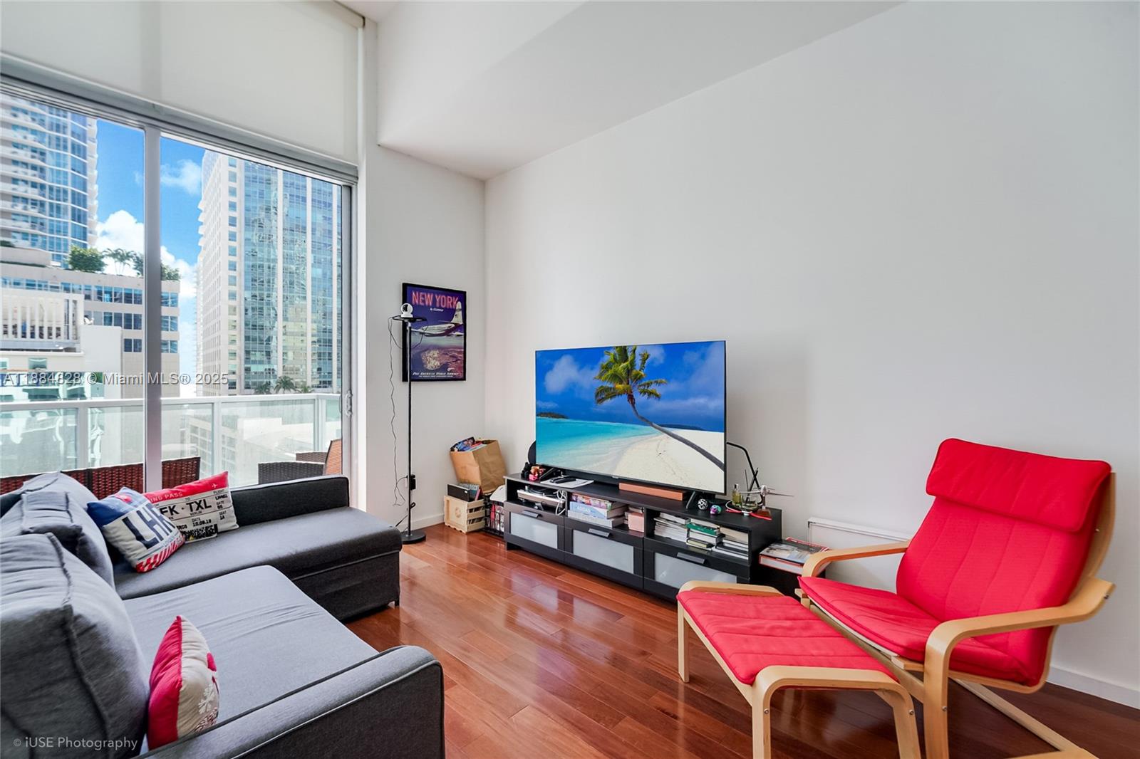 1060 Brickell Ave #1203, Miami FL 33131