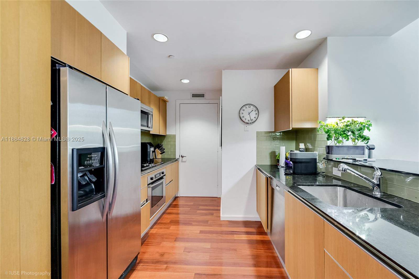 1060 Brickell Ave #1203, Miami FL 33131