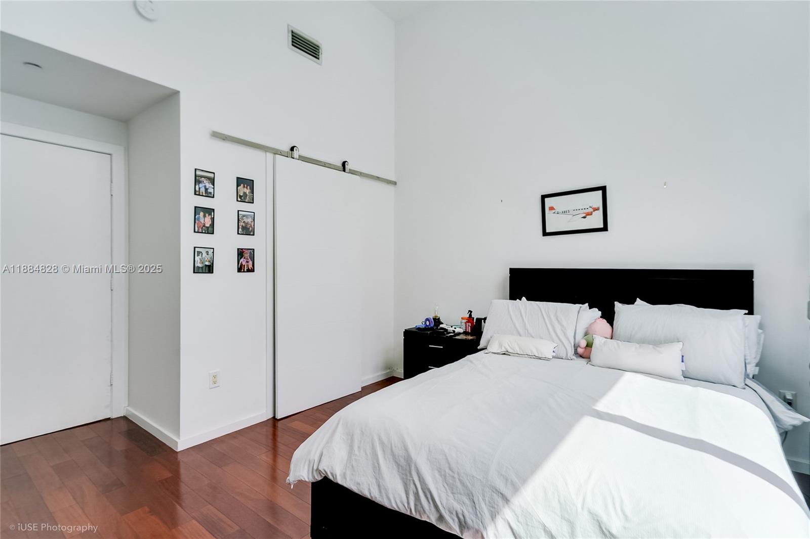 1060 Brickell Ave #1203, Miami FL 33131