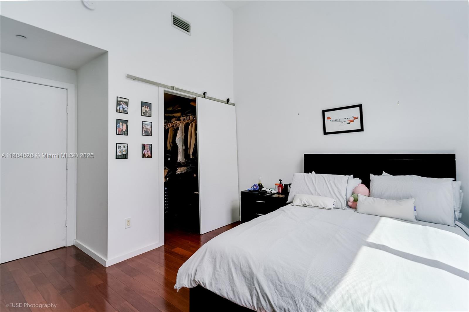 1060 Brickell Ave #1203, Miami FL 33131