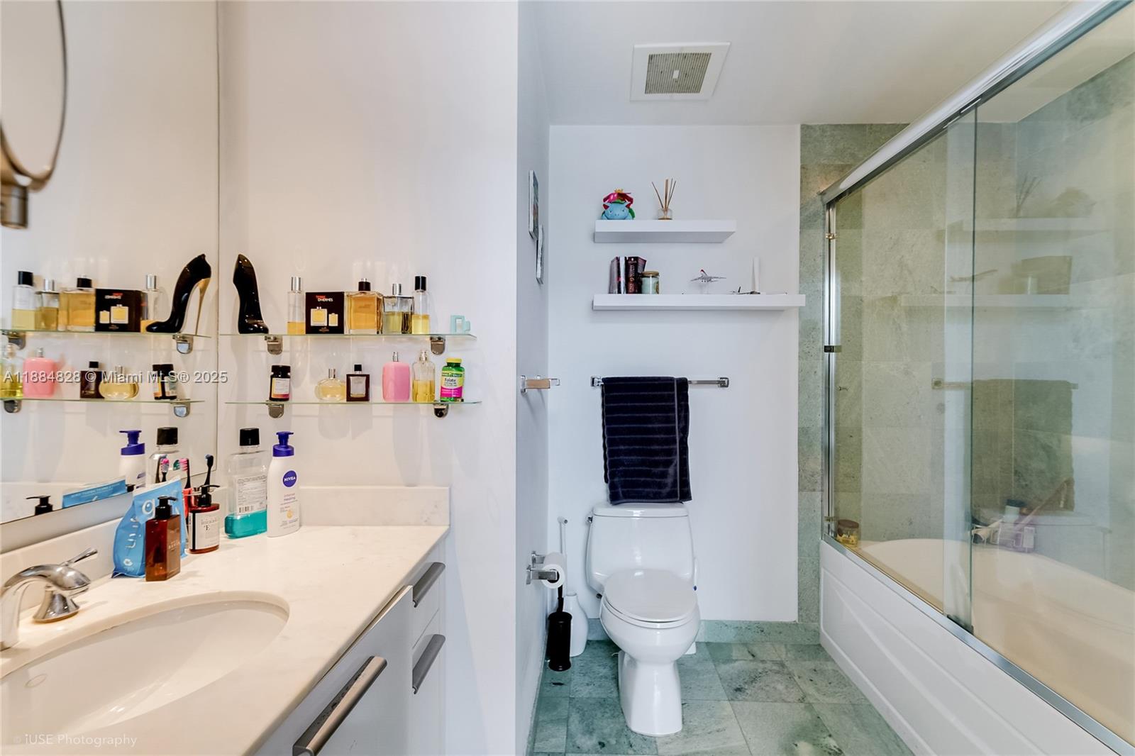 1060 Brickell Ave #1203, Miami FL 33131