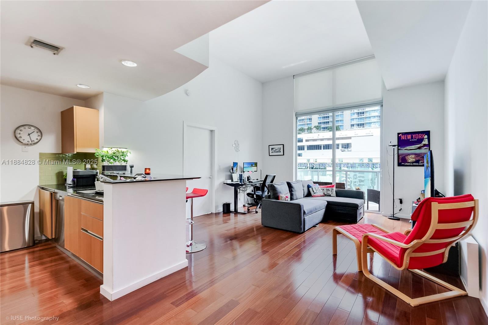 1060 Brickell Ave #1203, Miami FL 33131
