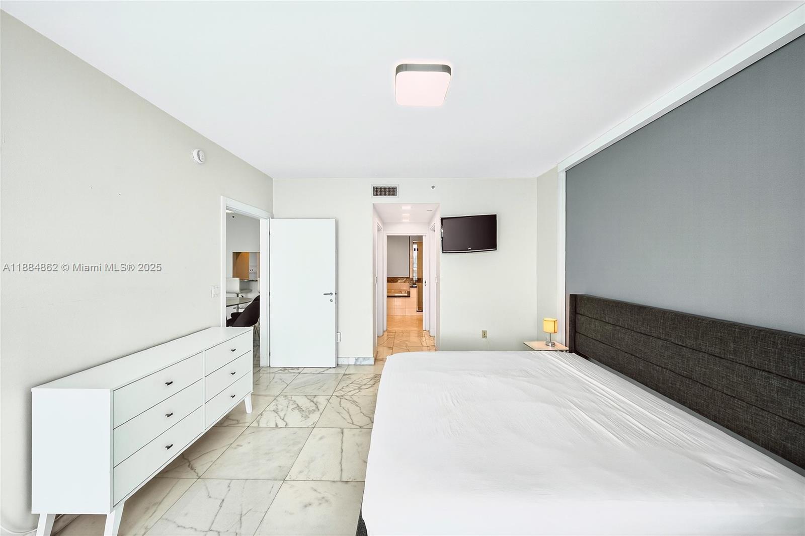 540 West Ave #2111, Miami Beach FL 33139
