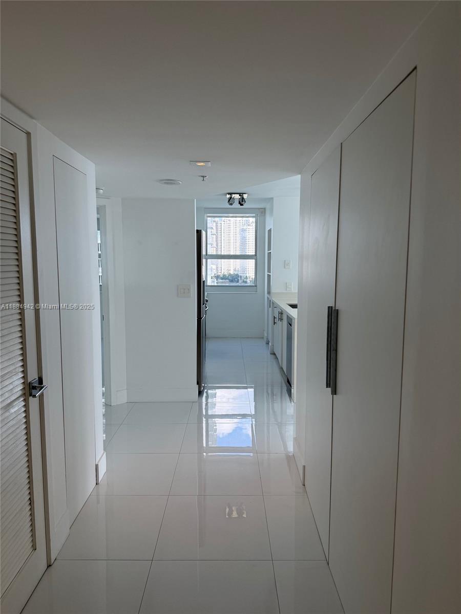 1155 Brickell Bay Dr #1210, Miami FL 33131