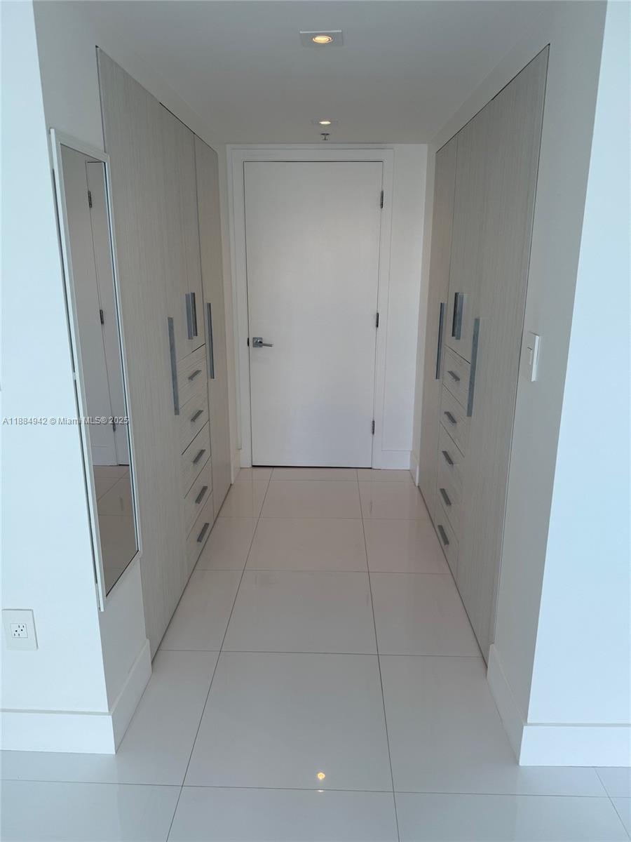 1155 Brickell Bay Dr #1210, Miami FL 33131