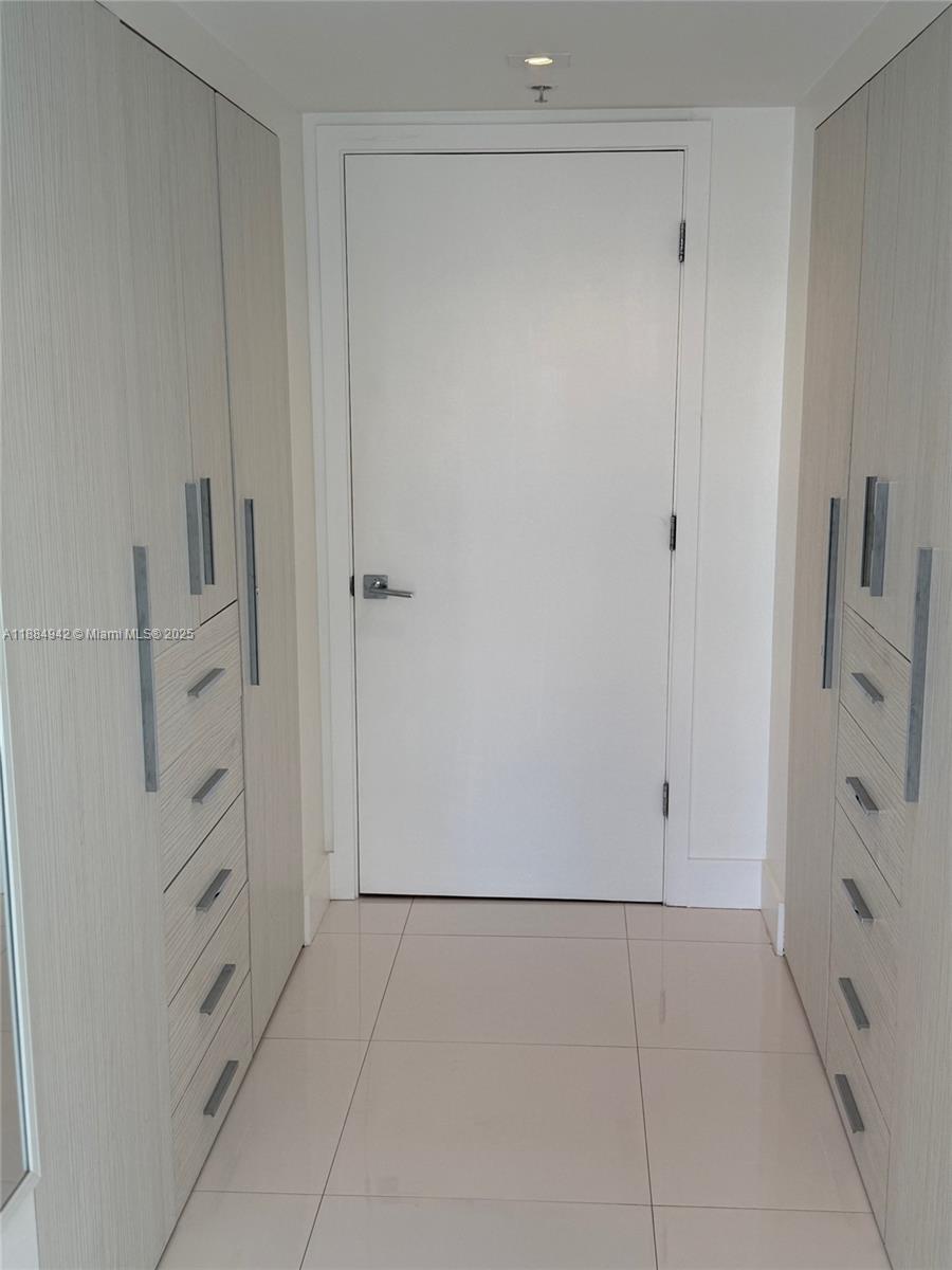 1155 Brickell Bay Dr #1210, Miami FL 33131