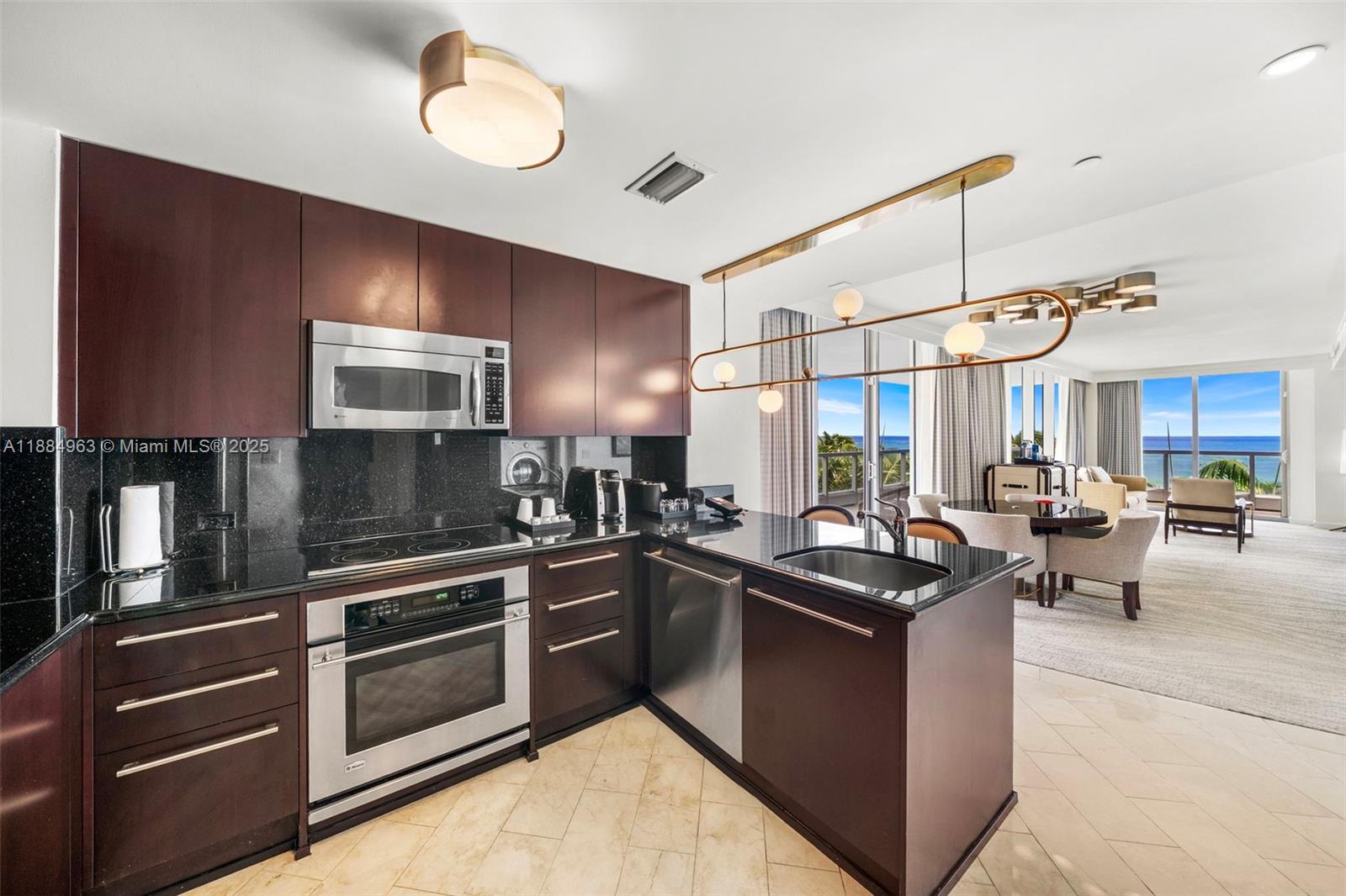 4391 Collins Ave #410, Miami Beach FL 33140