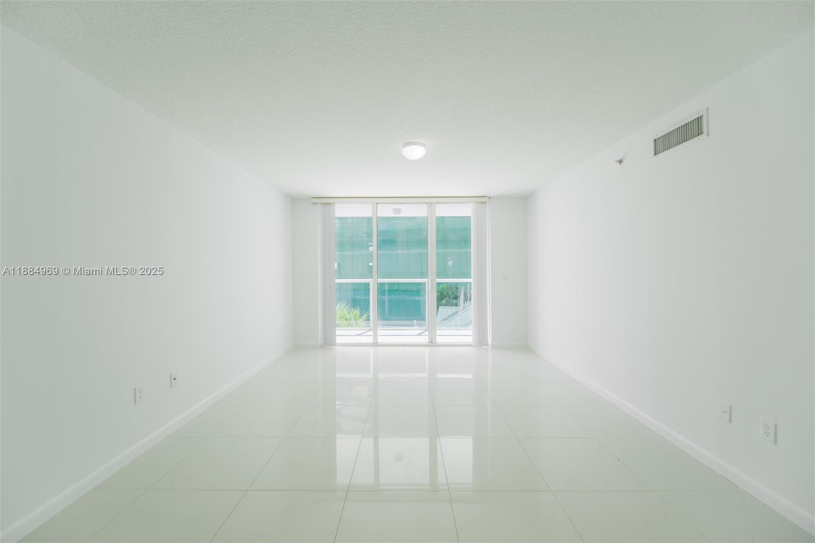 31 SE 5th St #1510, Miami FL 33131
