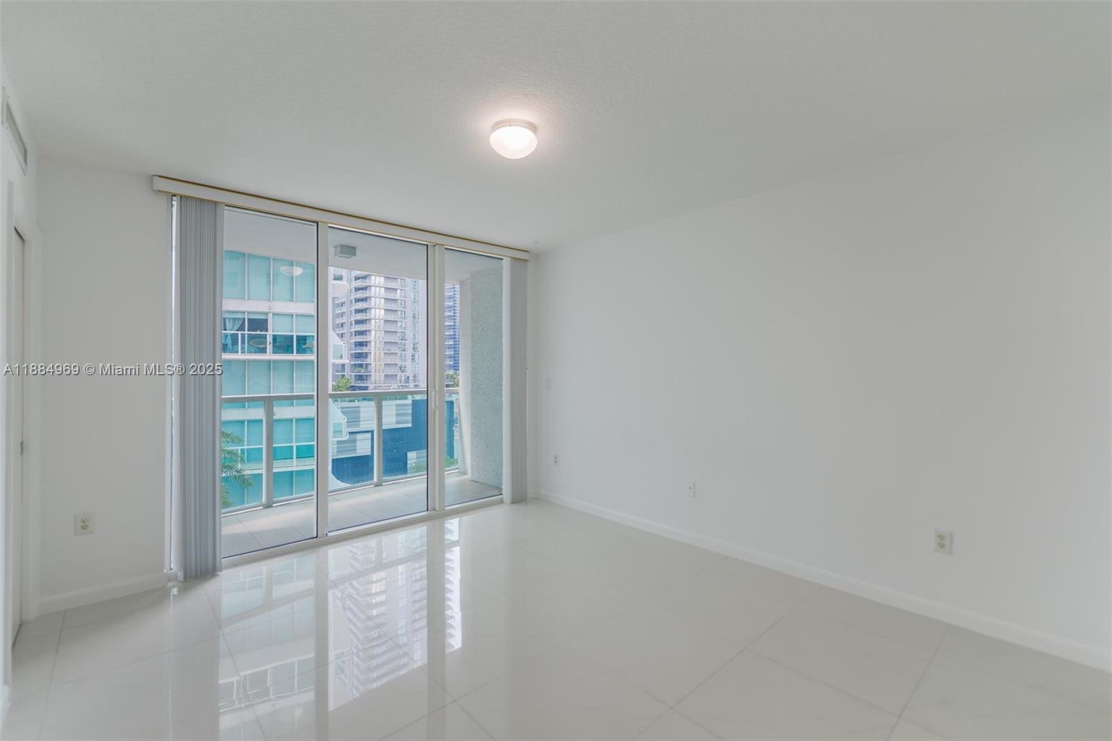 31 SE 5th St #1510, Miami FL 33131
