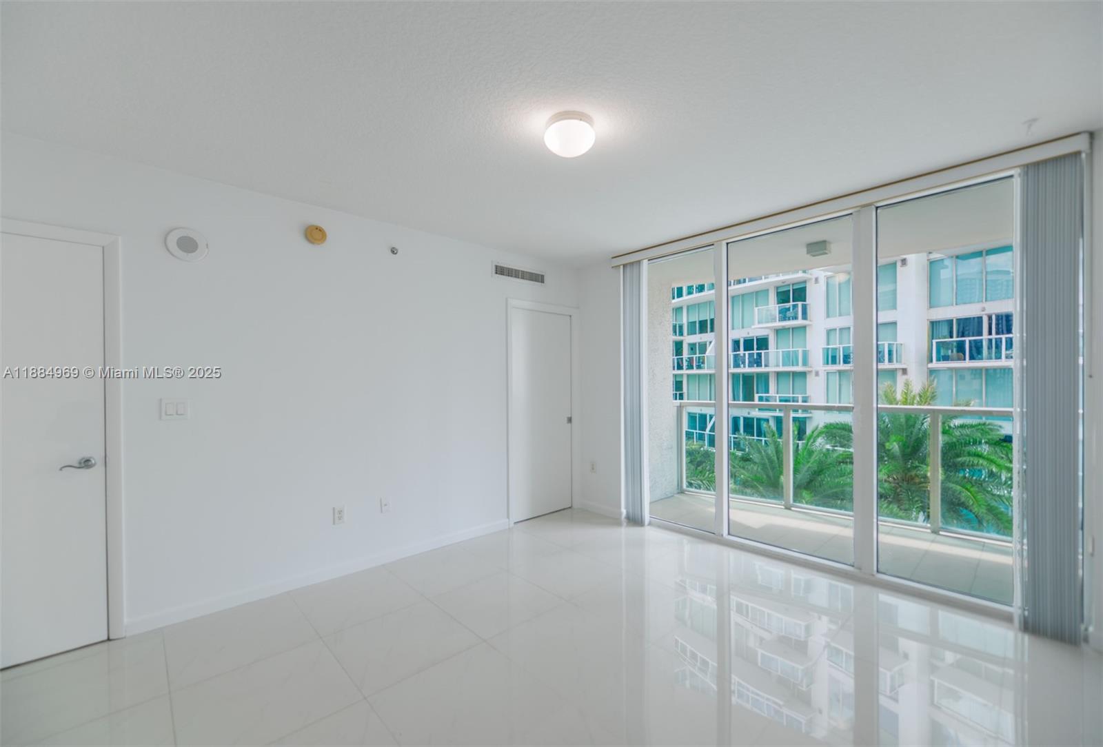 31 SE 5th St #1510, Miami FL 33131