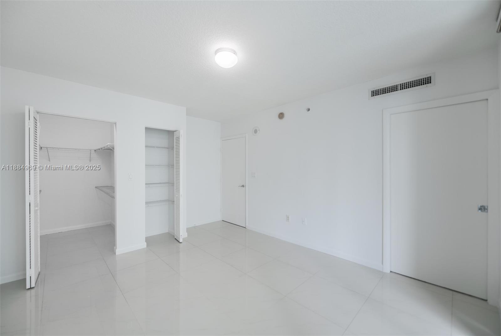 31 SE 5th St #1510, Miami FL 33131